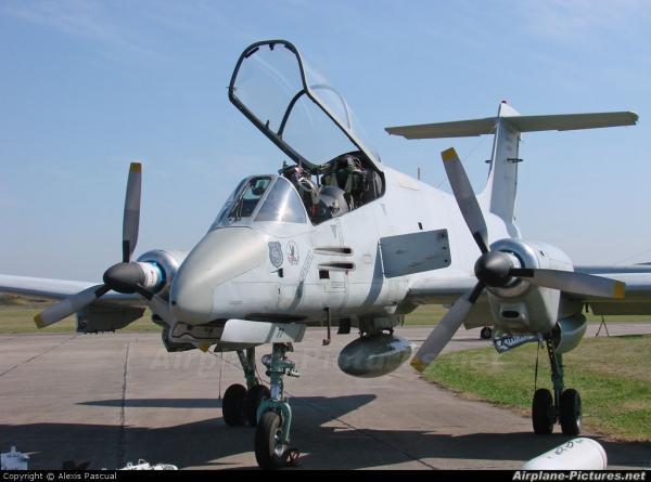 外媒: 枭龙 太贵LCA太烂 斯里兰卡空军考虑买俄