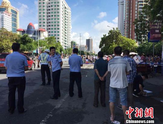 广西北海一市场发生砍人事件 多名路人被砍伤