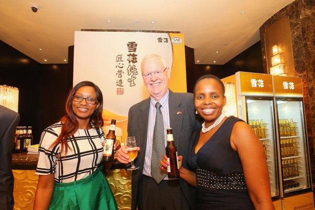 南非自由日二十周年 共饮雪花啤酒&ldquo;中国味道&rdquo;
