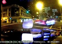 组图：四川富豪新加坡驾法拉利撞车致3人死亡