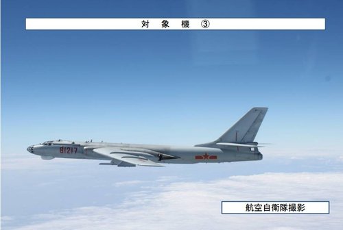 日本称4架中国军机连续3天飞经冲绳近海空域(图)