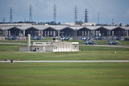 驻日美军机多次遭激光照射 美军:严肃对待威胁
