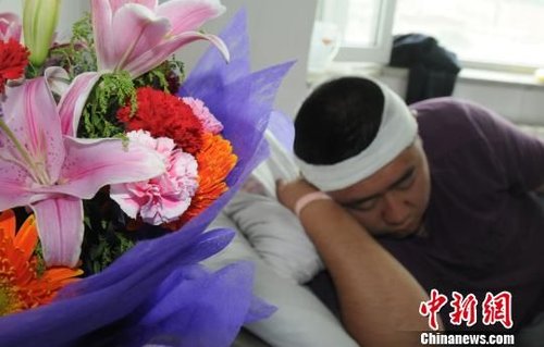 �������ν����ڲ����ϣ�ͷ���˿ڷ�������롣���Ѿ� �� ���Ѿ� ��