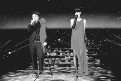 春晚李思思疑似“打酱油” 观众怀念本山大叔