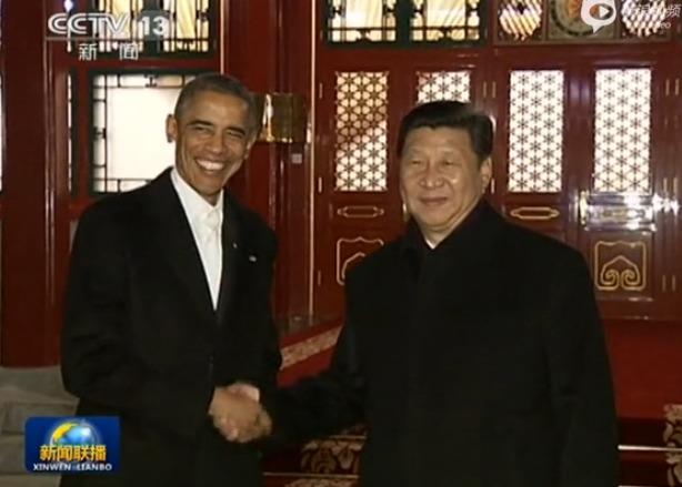 习近平同奥巴马在中南海会晤 两人边散步边聊天