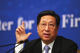 发改委主任:大家调侃上调油价就地震 我都理解