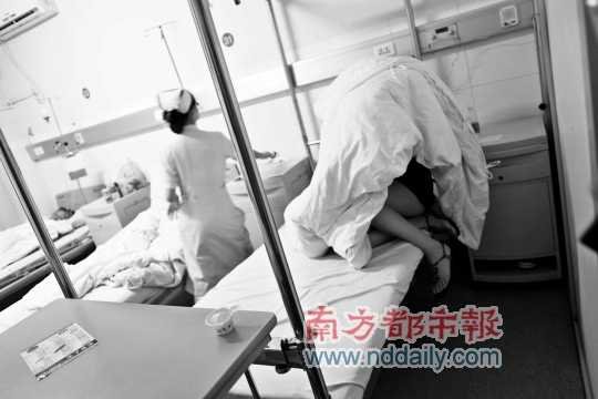 杭州保时捷肇事 3女弃车逃离图片