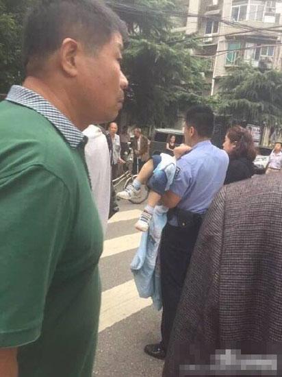 武汉一幼儿园发生砍人事件 凶手持斧头砍伤3人