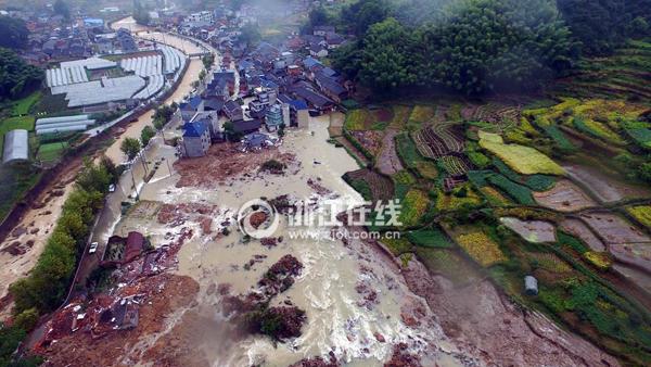 浙江丽水山体滑坡现场航拍 目前已救出15人