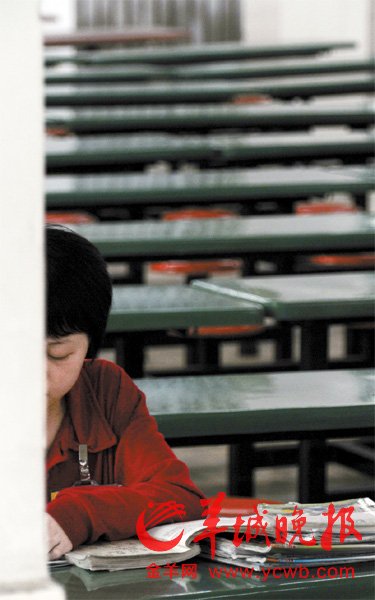 11岁女孩不堪被打骂 3调羹农药毒杀生父(组图)