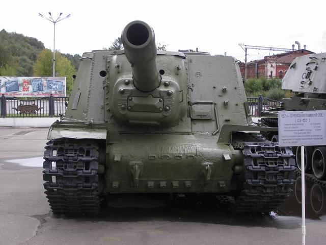 isu-152是苏联的一种重型突击炮,配备的火炮为ml-20s型,bl-8,bl-10或