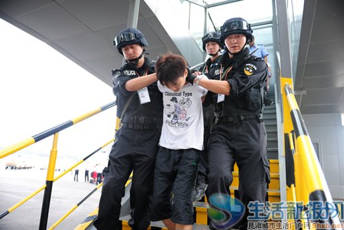 两名90后10天杀7人 逃窜时叫嚣警察抓不到