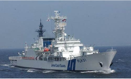 自民党撺掇安倍学菲告中国 添大型巡逻艇撑腰