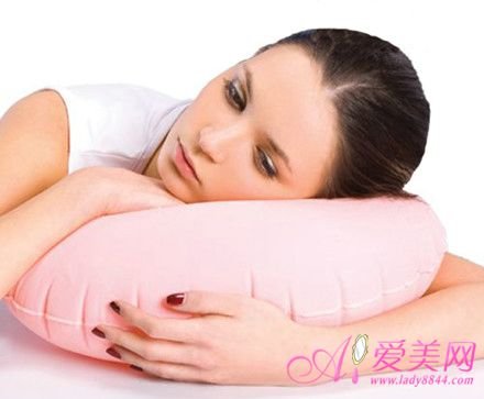 <em>女性</em>养生:<em>女性痛经原因</em>多 中药泡脚可缓解_新