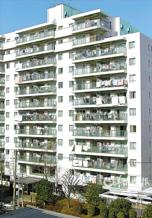 日本男子因“心烦”将1岁儿子从10楼扔出