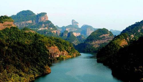 “中国丹霞”被正式列入《世界遗产名录》