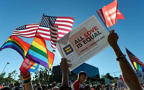 美最高法裁决同性婚姻合法 奥巴马：美国的胜利