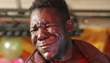 津巴布韦男子当选“丑陋先生” 欲靠貌丑赚钱