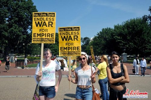 美国民众白宫前示威 反对向叙利亚发动战争(图