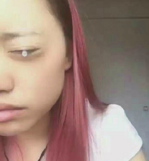 女子水源地洗脚 称“让市民喝我的洗脚水”，太嚣张！