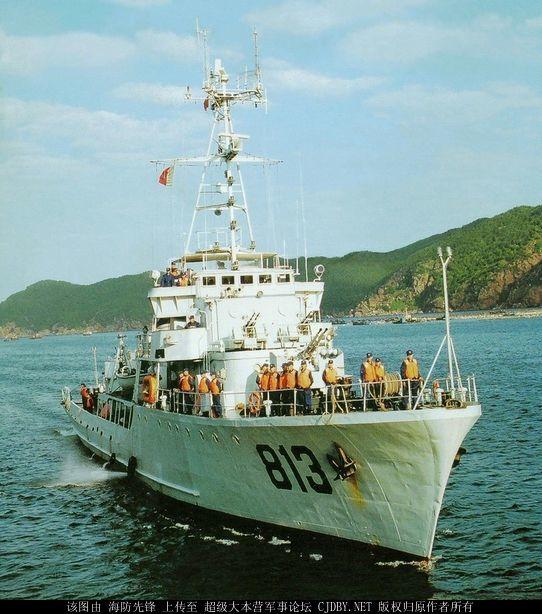 中国海军两艘超期服役功勋战舰退役 将做靶船