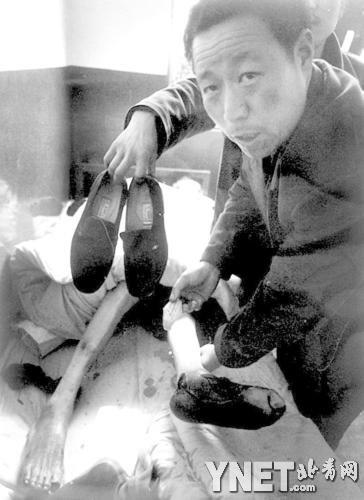 张必清曾是赤脚医生学过西医卖神鞋发家