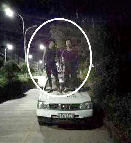 3男子警车上蹦迪发照片上网求“赞”被行政拘留