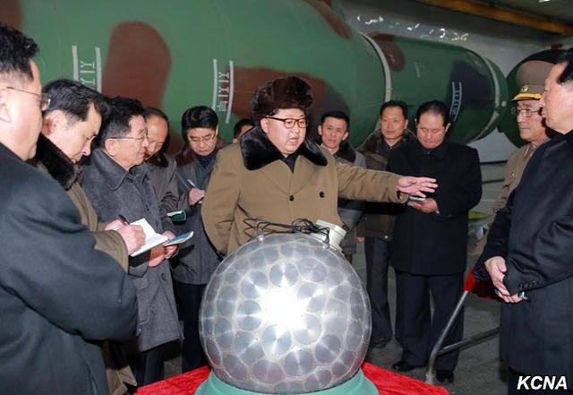 解析:朝鲜核武器和洲际导弹