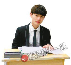 中学设正装日要求男生西装革履女生黑丝高跟鞋