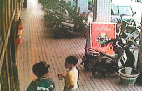 台湾一名小学生坠楼身亡 疑被智障男子扔下去