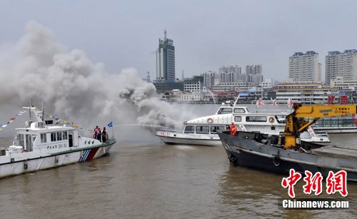 武汉地铁2号线大规模反恐演习[组图]图片