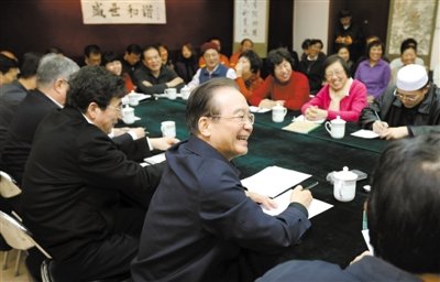 温家宝：有些工作做得还不好 希望人民谅解宽恕