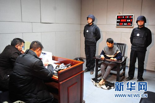 武汉警方兑现爆炸案举报悬赏 两名护士获10万元奖金