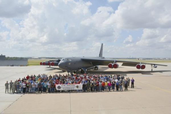 如此节俭：美空军翻新55岁高龄B-52轰炸机重新入役