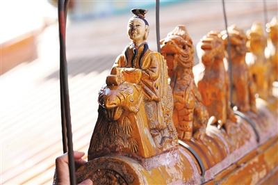 颐和园屋脊神兽被盗? 园方称系复制品遇风坠落
