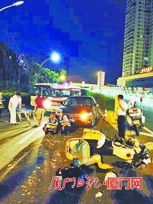 的哥错把油门当刹车 冲进酒驾检查区致4人受伤