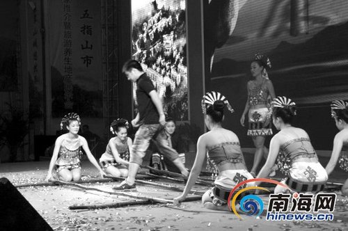 五指山房产郑州首日成交10套 420人有购房意