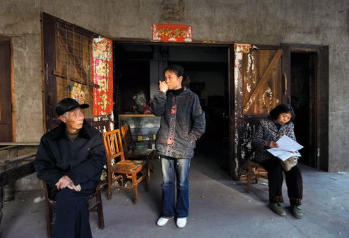 《三联生活周刊》：一个上访村官的离奇死亡