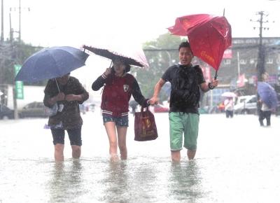 北京降雨超55小时史上最大 京津冀还有大到暴雨