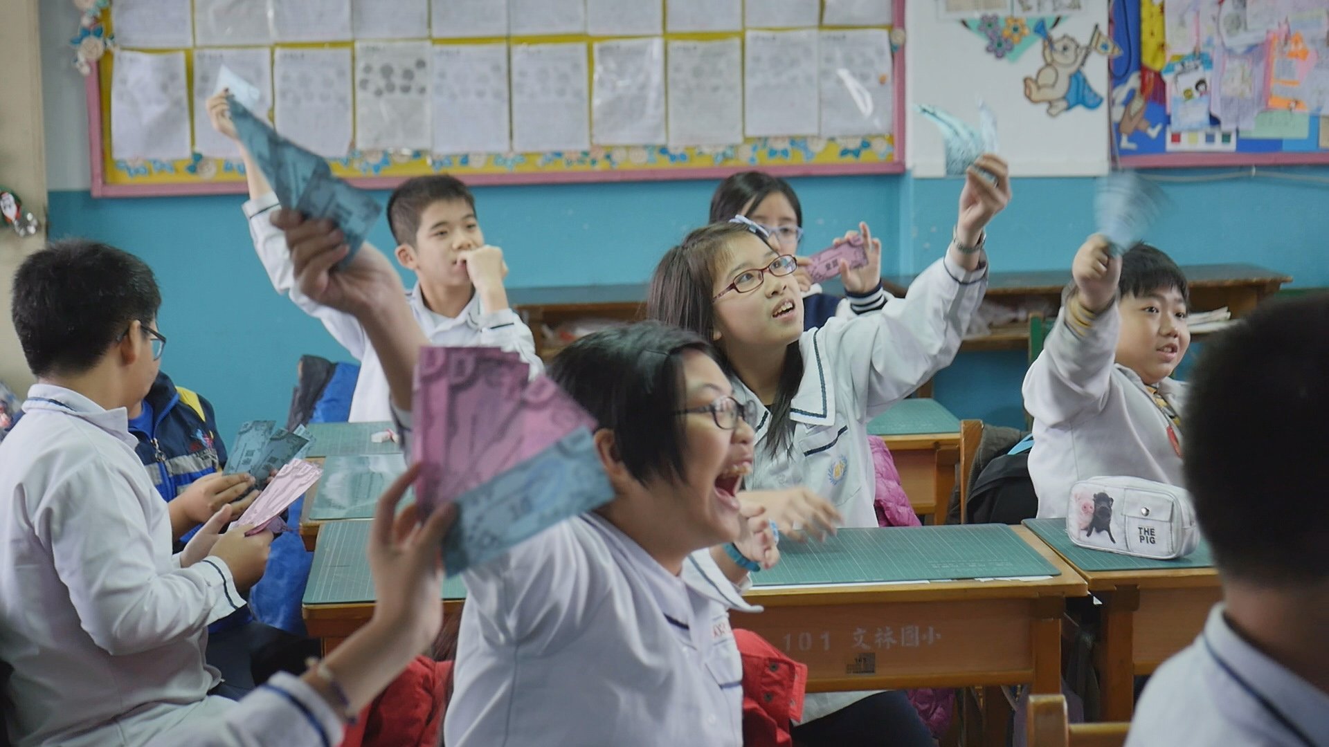 纪录片《文林银行》中的小学生。 纪录片《文林银行》中的小学生。