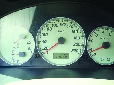 媒体曝汽车里程表黑幕：调低3万公里要百元(图)