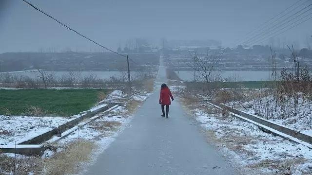 纪录片《摇摇晃晃的人间》剧照。 纪录片《摇摇晃晃的人间》剧照。