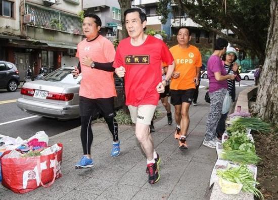 马英九卸任第一天 晨跑3公里做80个俯卧撑(图)
