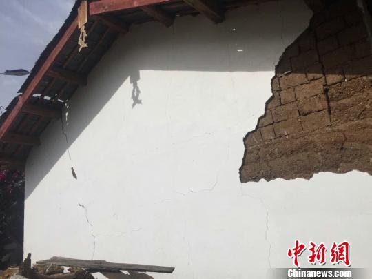 云南香格里拉4.7级地震续:震中民房受损严重