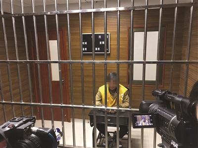 12年前命案凶手成谜 警方制6.8米长家谱查出嫌犯
