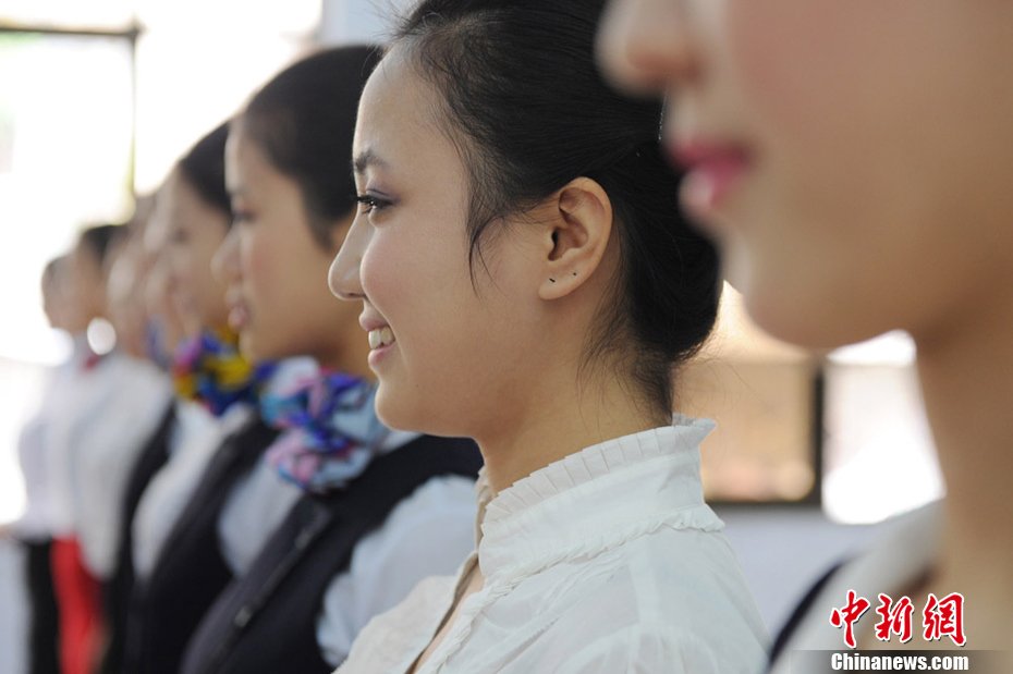 90后美女<em>应聘空姐</em>(4)_上饶之窗