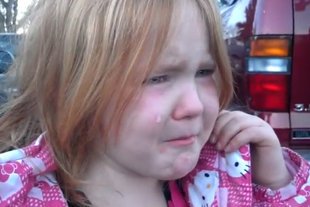 被惹哭的4岁女孩阿比盖尔·埃文斯