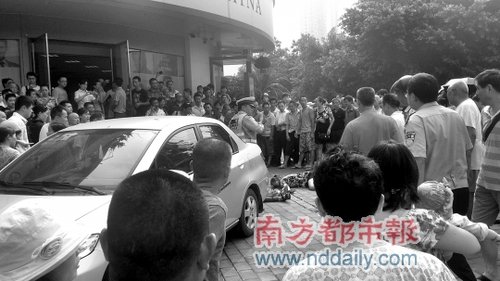 8月10日9时50分左右拍摄的事发现场(手机拍摄)。新华社发
