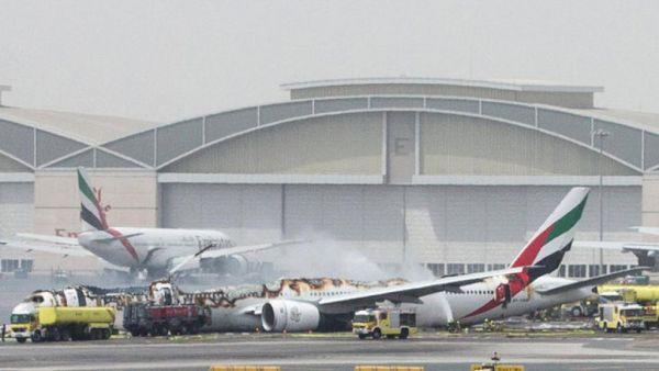 阿联酋客机迫降全员撤离后爆炸:282名乘客90秒内下机