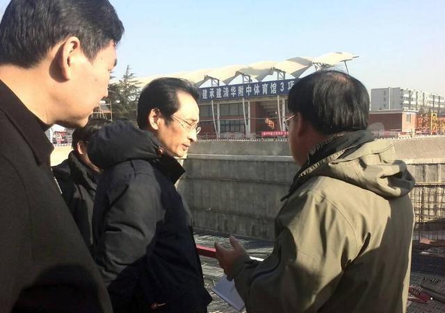 清华附中工地倒塌 北京副市长到达现场指挥救援